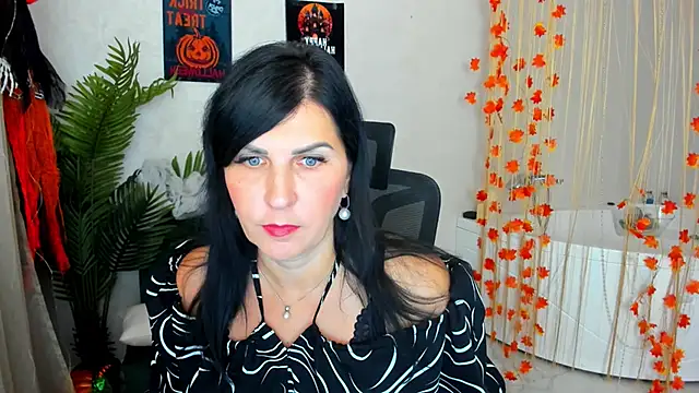 Snapshot of Moon_Veloure1 chatting on October 31, 2025, 3:47 am Moon Veloure1 online show from October 31, 2025, 3:47 am