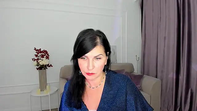 Snapshot of Moon_Veloure1 chatting on November 10, 2025, 3:22 am Moon Veloure1 online show from November 10, 2025, 3:22 am