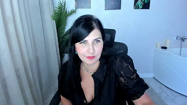 Snapshot of Moon_Veloure1 chatting on November 9, 2025, 12:31 pm Moon Veloure1 online show from November 9, 2025, 12:31 pm