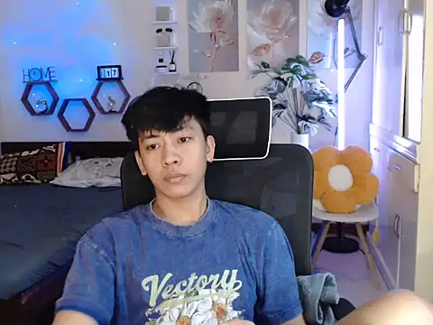 Snapshot of niel_cumshow chatting on December 18, 2025, 7:13 am niel cumshow online show from December 18, 2025, 7:13 am