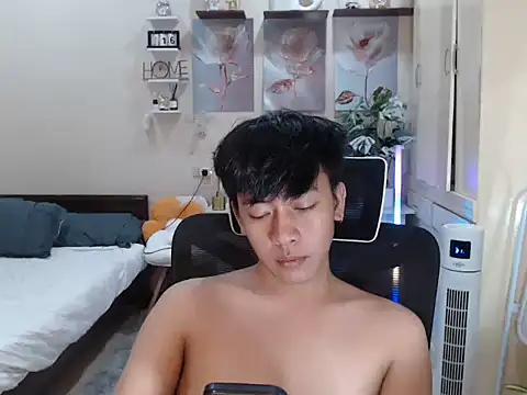 Snapshot of niel_cumshow chatting on November 19, 2025, 12:16 pm niel cumshow online show from November 19, 2025, 12:16 pm