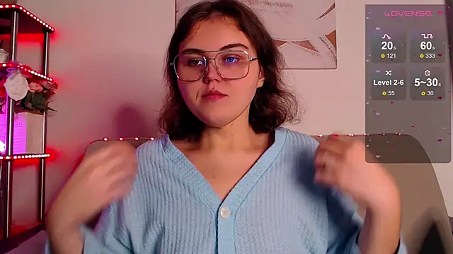 Snapshot of chatting on December 3, 2025, 3:07 am online show from December 3, 2025, 3:07 am