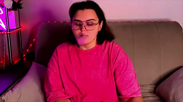 Snapshot of chatting on November 1, 2025, 4:08 am online show from November 1, 2025, 4:08 am