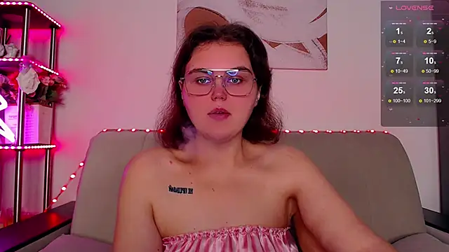 Snapshot of chatting on November 20, 2025, 3:51 am online show from November 20, 2025, 3:51 am