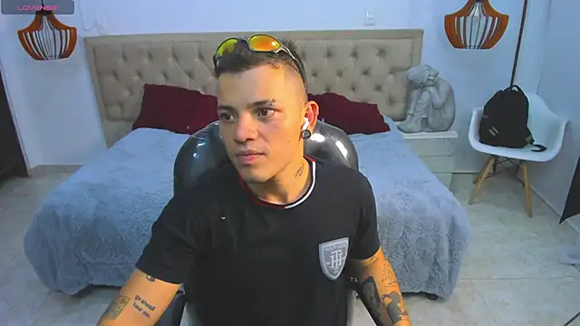 Snapshot of wildthor26 chatting on February 7, 2026, 3:25 am wildthor26 online show from February 7, 2026, 3:25 am