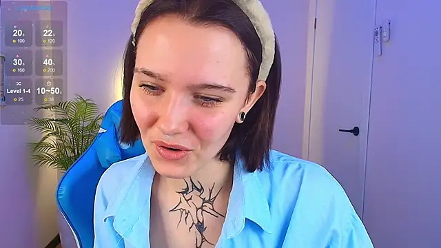 Snapshot of Elastikisss chatting on October 4, 2025, 8:16 am Elastikisss online show from October 4, 2025, 8:16 am