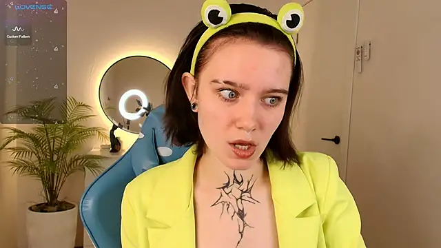 Snapshot of Elastikisss chatting on November 16, 2025, 2:27 am Elastikisss online show from November 16, 2025, 2:27 am