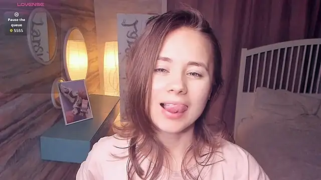 Snapshot of Crysta1Eva_ chatting on November 20, 2025, 8:04 am Crysta1Eva online show from November 20, 2025, 8:04 am