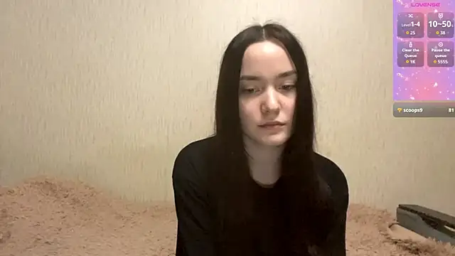 VividSienna online show from November 14, 2025, 3:05 pm