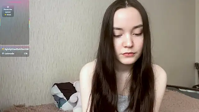 VividSienna online show from March 2, 2026, 10:33 am