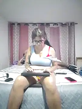 Carlandelli1 online show from April 14, 2026, 1:43 am