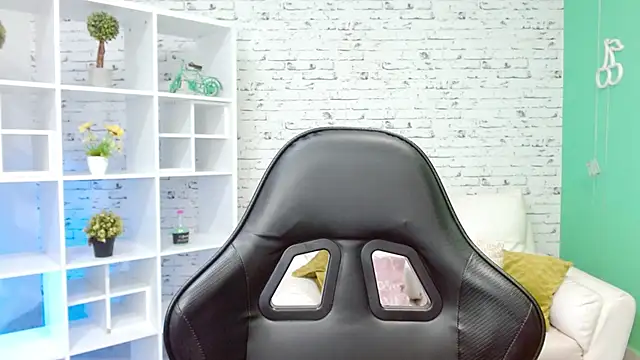 Snapshot of loaizalust chatting on December 2, 2025, 5:25 pm loaizalust online show from December 2, 2025, 5:25 pm