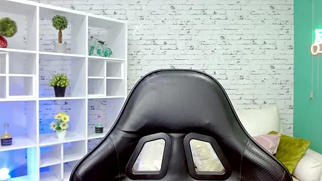 Snapshot of loaizalust chatting on November 15, 2025, 5:39 pm loaizalust online show from November 15, 2025, 5:39 pm