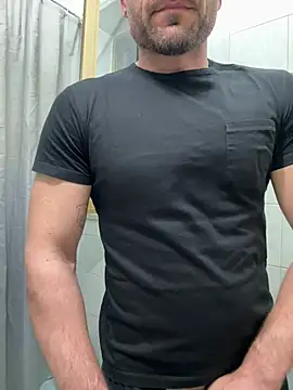 giovan2020 online show from February 25, 2026, 10:42 pm