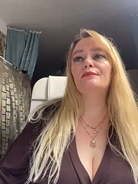 Sweet-blonde online show from February 14, 2026, 1:28 am