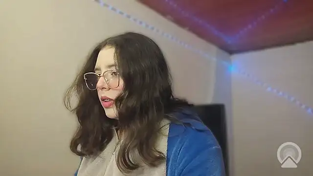 Snapshot of Pao_Ly chatting on June 16, 2026, 6:52 pm Pao Ly online show from June 16, 2026, 6:52 pm