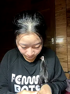 Snapshot of violet-00 chatting on December 4, 2025, 1:37 am violet-00 online show from December 4, 2025, 1:37 am