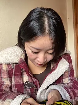 Snapshot of violet-00 chatting on November 15, 2025, 2:15 am violet-00 online show from November 15, 2025, 2:15 am