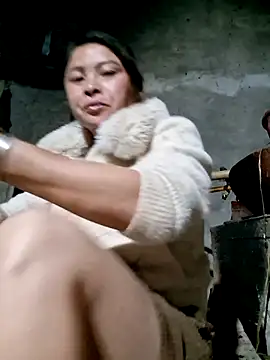 xuxulovezz online show from March 26, 2026, 12:03 pm