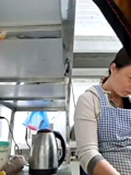 xuxulovezz online show from April 17, 2026, 12:24 am