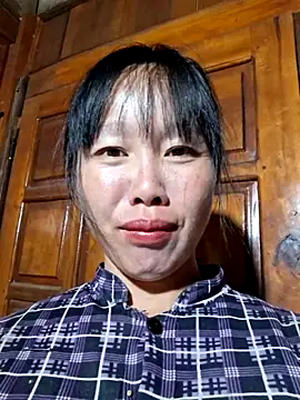 Snapshot of helenzz chatting on October 21, 2025, 12:59 pm helenzz online show from October 21, 2025, 12:59 pm