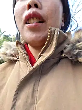 Snapshot of helenzz chatting on December 1, 2025, 1:39 am helenzz online show from December 1, 2025, 1:39 am