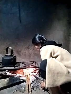 Snapshot of abigail-00 chatting on December 4, 2025, 9:36 pm abigail-00 online show from December 4, 2025, 9:36 pm