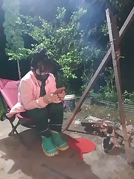 Snapshot of Helen-Tran chatting on October 26, 2025, 1:33 pm Helen-Tran online show from October 26, 2025, 1:33 pm