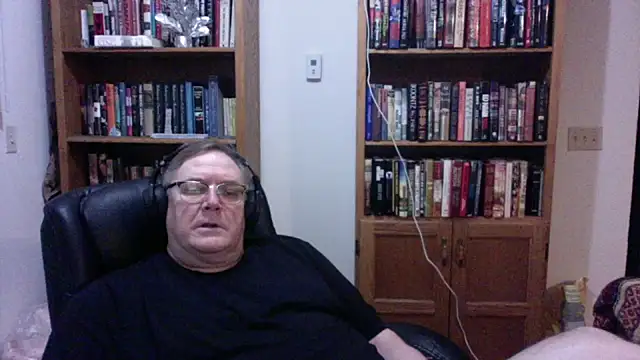 Snapshot of Vinyl22@xh chatting on June 19, 2026, 3:56 am Vinyl22xh online show from June 19, 2026, 3:56 am