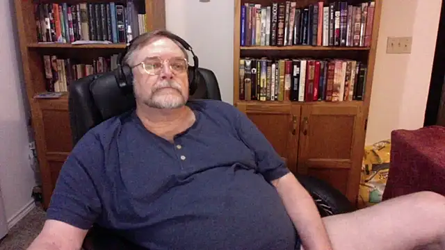 Vinyl22xh online show from March 11, 2026, 4:06 am