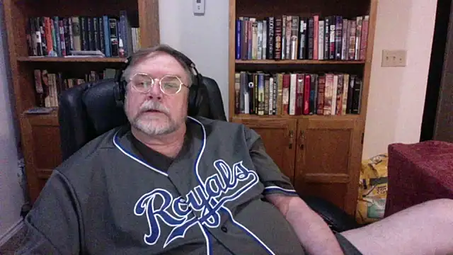 Vinyl22xh online show from March 15, 2026, 5:03 am