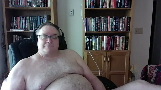 Snapshot of Vinyl22@xh chatting on June 9, 2026, 6:09 pm Vinyl22xh online show from June 9, 2026, 6:09 pm