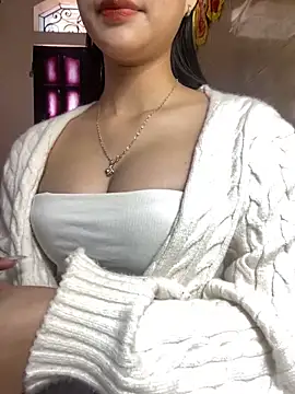 Snapshot of Linh247380 chatting on December 17, 2025, 1:10 am Linh247380 online show from December 17, 2025, 1:10 am