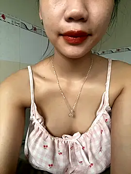 Snapshot of Linh247380 chatting on October 27, 2025, 3:07 am Linh247380 online show from October 27, 2025, 3:07 am