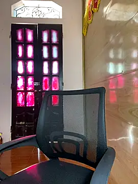 Snapshot of Linh247380 chatting on December 18, 2025, 12:49 am Linh247380 online show from December 18, 2025, 12:49 am