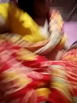 Snapshot of reya743 chatting on November 4, 2025, 12:03 am reya743 online show from November 4, 2025, 12:03 am