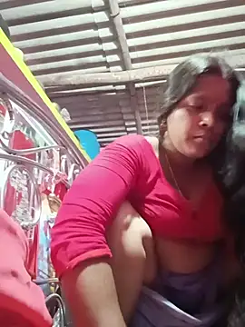 Snapshot of reya743 chatting on February 24, 2026, 12:22 am reya743 online show from February 24, 2026, 12:22 am