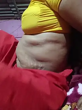 Snapshot of reya743 chatting on December 3, 2025, 12:33 am reya743 online show from December 3, 2025, 12:33 am