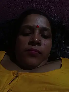 Snapshot of reya743 chatting on November 11, 2025, 4:24 pm reya743 online show from November 11, 2025, 4:24 pm