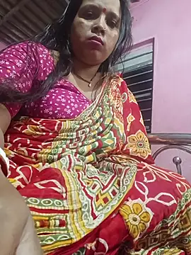 Snapshot of reya743 chatting on November 8, 2025, 4:10 pm reya743 online show from November 8, 2025, 4:10 pm