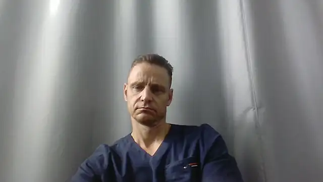 Snapshot of Freeze_Fire chatting on July 6, 2026, 6:31 am Freeze Fire online show from July 6, 2026, 6:31 am