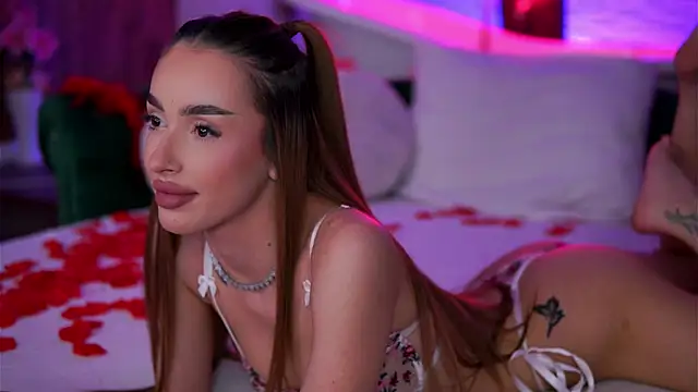 Snapshot of ClaraBenatti chatting on February 10, 2026, 7:57 pm ClaraBenatti online show from February 10, 2026, 7:57 pm