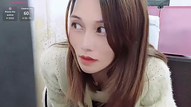 Snapshot of lizi- chatting on October 31, 2025, 7:27 am lizi- online show from October 31, 2025, 7:27 am