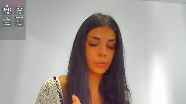 Snapshot of AylinHazellx chatting on October 4, 2025, 9:33 am AylinHazellx online show from October 4, 2025, 9:33 am