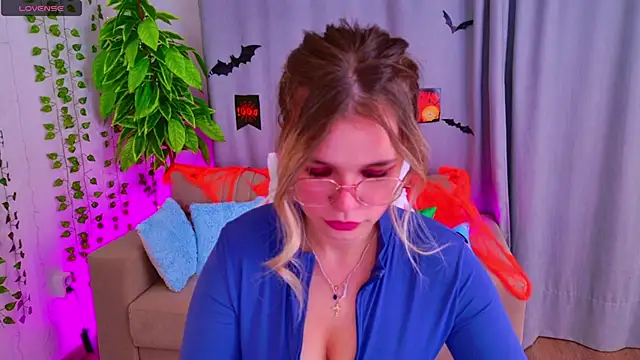 Snapshot of KellyHayden chatting on October 25, 2025, 3:34 pm KellyHayden online show from October 25, 2025, 3:34 pm