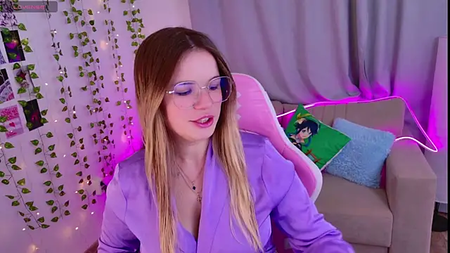 KellyHayden online show from February 6, 2026, 12:23 pm