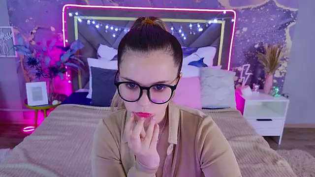 Snapshot of KellyHayden chatting on October 12, 2025, 3:24 pm KellyHayden online show from October 12, 2025, 3:24 pm