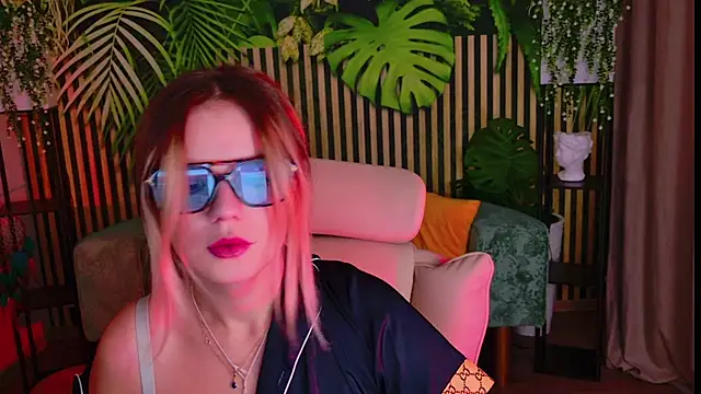 Snapshot of KellyHayden chatting on October 14, 2025, 11:11 am KellyHayden online show from October 14, 2025, 11:11 am