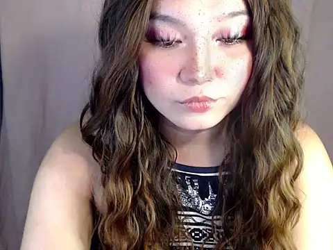 Snapshot of Eyes-on-me chatting on November 23, 2025, 4:17 pm Eyes-on-me online show from November 23, 2025, 4:17 pm