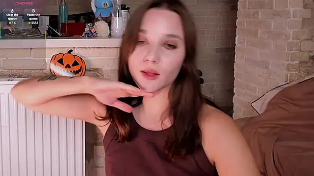 Elle wooods online show from November 10, 2025, 12:10 pm